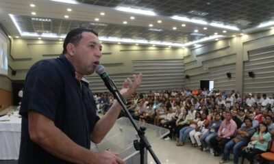 Este es Laureano Acuña, el candidato al que dos mujeres acusan de presunto 'incumplimiento' en un reclamo grabado frente a su vivienda en Barranquilla