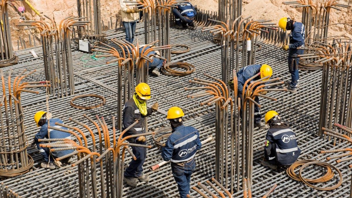 Los empleos del sector construcción alcanzaron un tope que no se veía hace más de tres años en Bogotá; expertos advierten nuevos retos