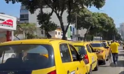 Caótica movilidad hacia el aeropuerto Palonegro de Bucaramanga por paro de taxistas
