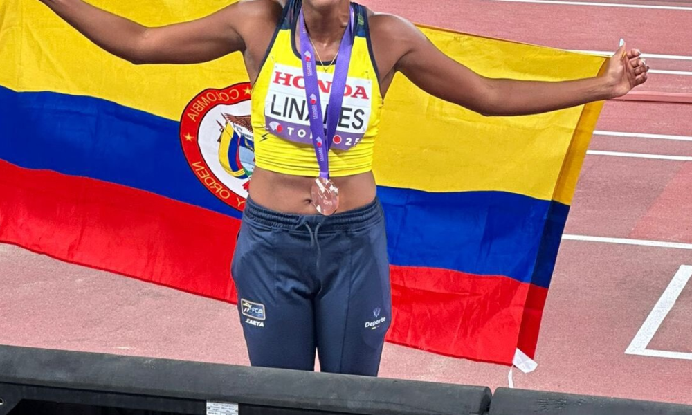 medalla de bronce en salto largo bajo techo — Natalia Linares rompe récord nacional en el Mundial bajo techo: medalla de bronc