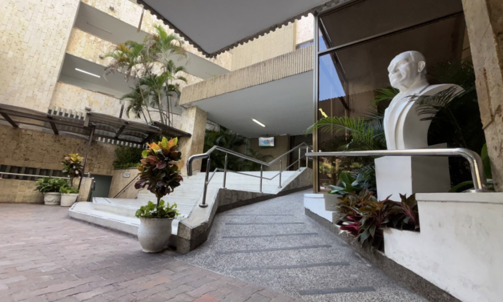 contumacia contra Luis Fernando Acosta Osio — Justicia declara contumacia contra Luis Fernando Acosta Osio en caso Unimetro