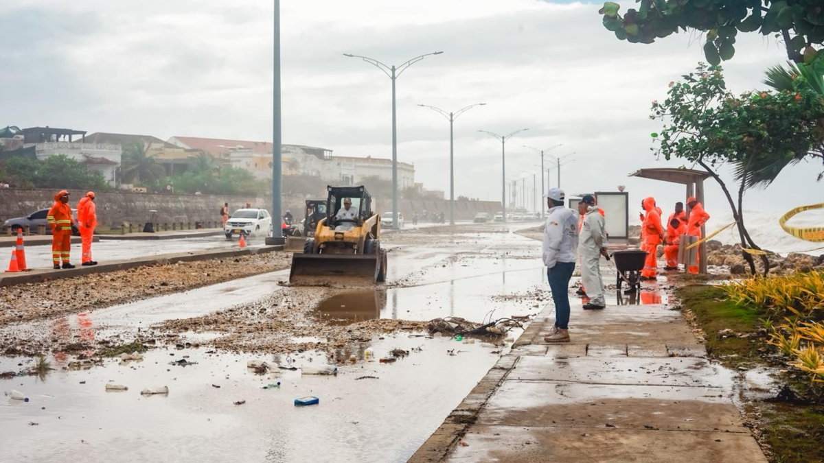 frente frío caribe colombiano — Frente frío en el Caribe colombiano: alerta por olas de tres metros y playas en