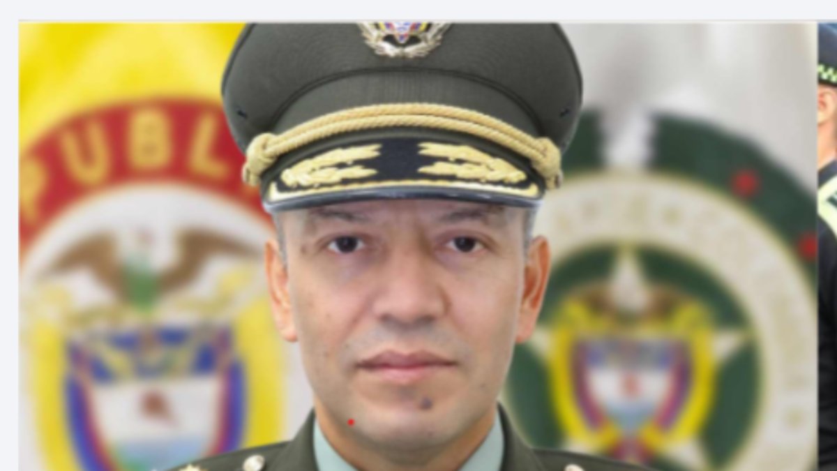 El hijo de un oficial retirado de la FAC y de una docente es el nuevo comandante de la Policía de Cali: es Herbert Luguiy Benavídez