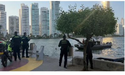 el hombre caminó por el parque infantil de Cartillogrande y luego se lanzó a la bahía