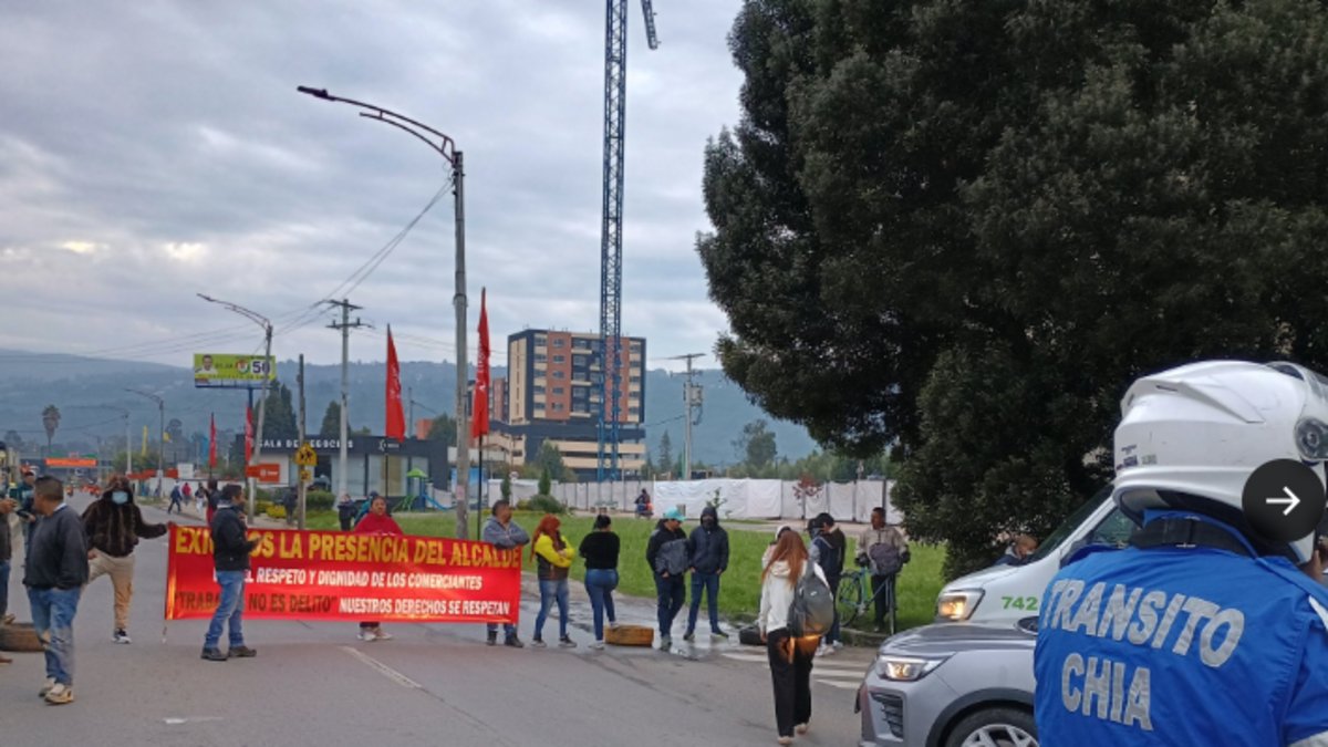 Vídeos| Caos en la entrada y salida de Chía por manifestantes que bloquean el paso hacia Bogotá: hay congestión vehicular