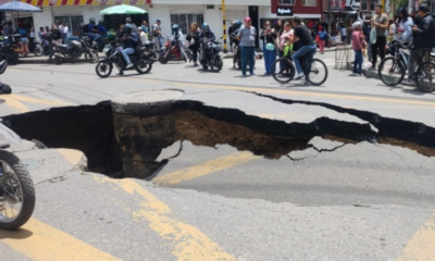 Socavón se abre en plena vía principal de La Gaitana, Suba, en Bogotá y genera alarma entre residentes