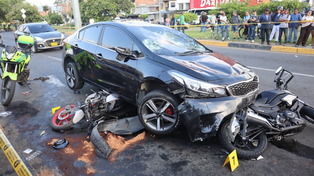 fuga tras hurto de carro terminó con cinco heridos y siete vehículos dañados