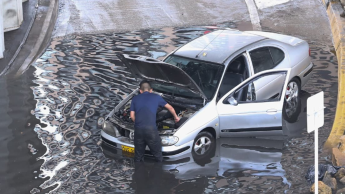 'Pagamos impuestos, pero no hay buenas vías'