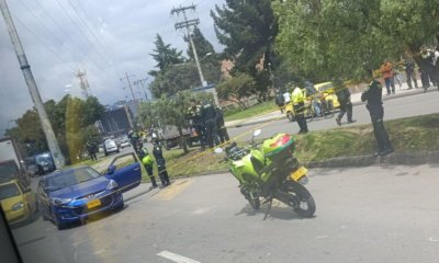 hombre fue baleado dentro de su vehículo en plena vía y murió en el hospital