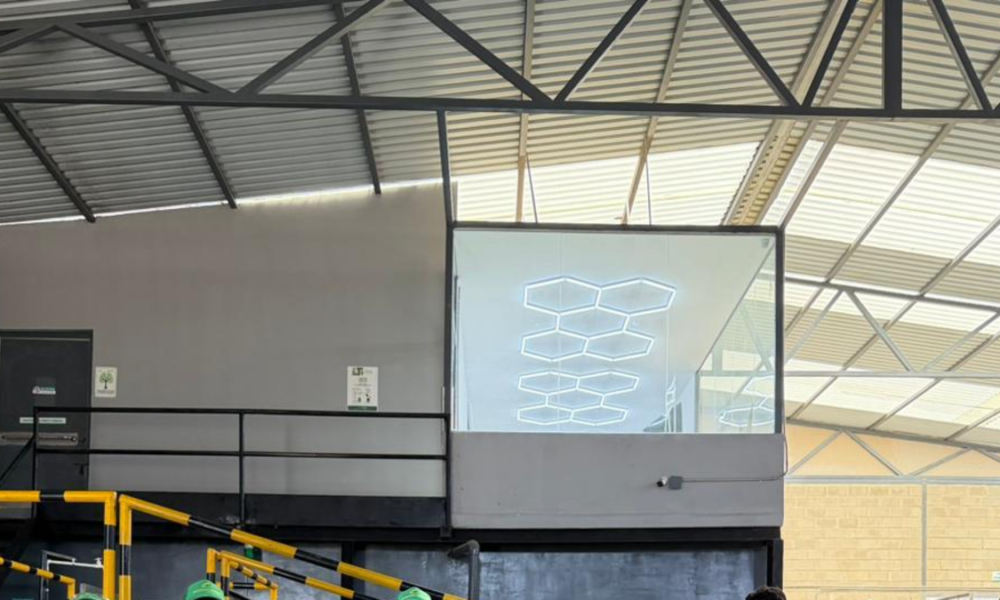 Planta de residuos orgánicos en Barranquilla convierte frutas dañadas en energía y fertilizante