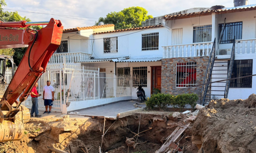 Colapso de terreno en Santa Marta: evacuan tres familias por socavación en viviendas