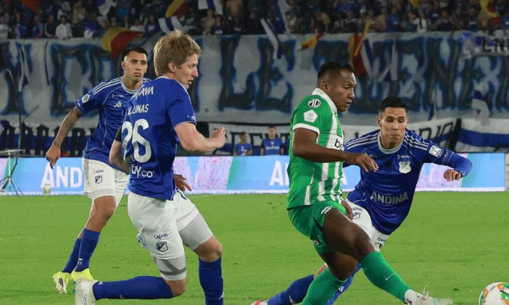 Alfredo Morelos erró penalti — Alfredo Morelos erró penalti en derrota de Nacional contra Millonarios y lanzó f