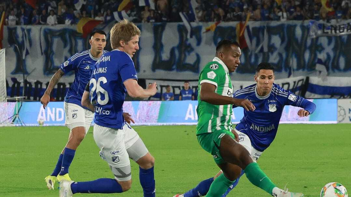 Alfredo Morelos erró penalti — Alfredo Morelos erró penalti en derrota de Nacional contra Millonarios y lanzó f