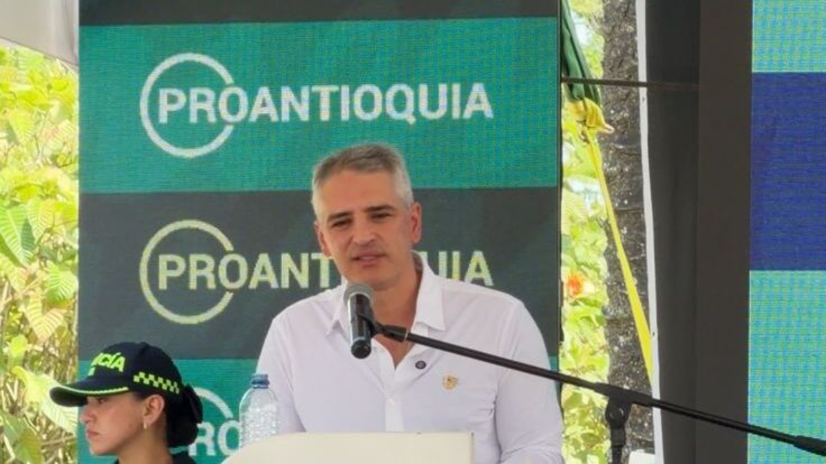 gobernador Rendón defiende Antioquia — Gobernador Rendón defiende Antioquia en Asamblea de Proantioquia
