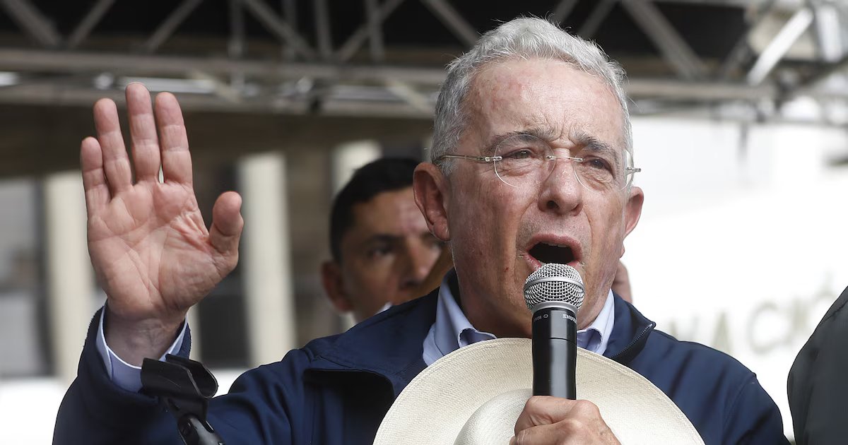 Álvaro Uribe respaldó a Fico Gutiérrez y Andrés Julián Rendón: “Que los amigos del terrorismo se rasguen las vestiduras gritando soberanía”