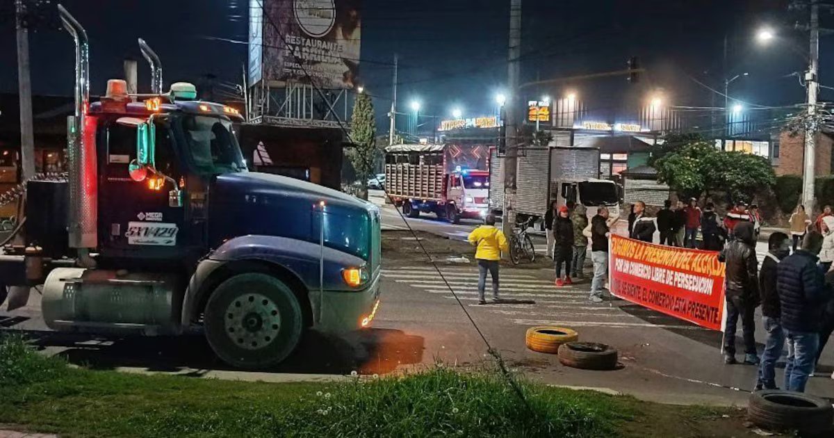 Bloqueo en la vía entre Chía y Bogotá genera impresionante trancón al norte de la capital: manifestantes piden la presencia del Alcalde