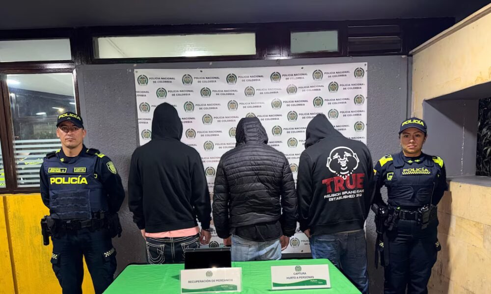 Capturados tres ‘rompevidrios’ en Pontevedra, Bogotá, cuando intentaban huir tras presunto hurto de vehículos: así fue el operativo