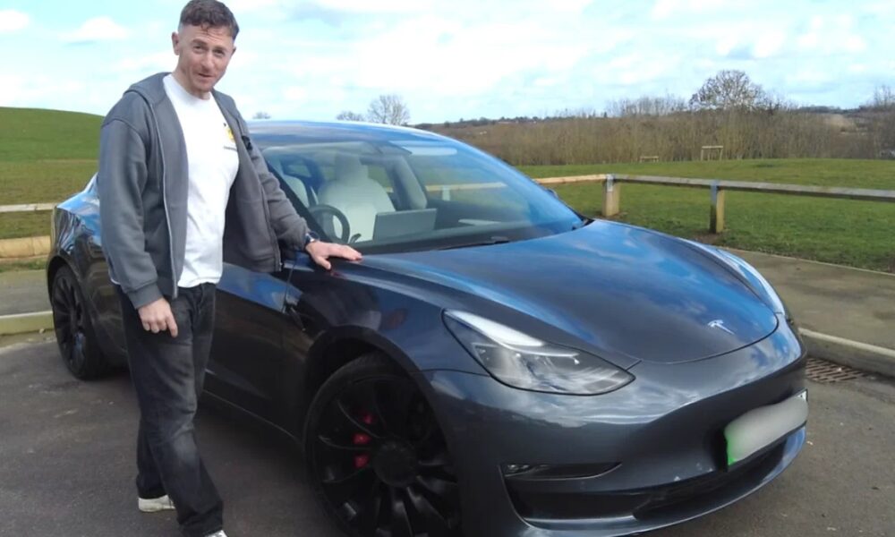Compró el Tesla Model 3 más barato por 12.200 € y tras 374.000 km, este dato de la batería sorprende más que el precio