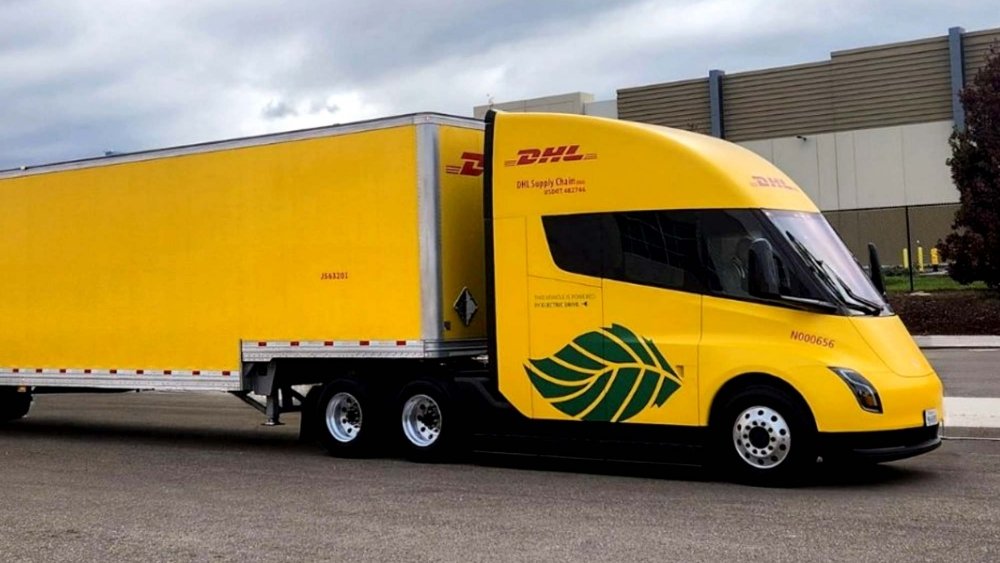 El Tesla Semi venta del laboratorio y entra en la logística real de DHL – Información Logística