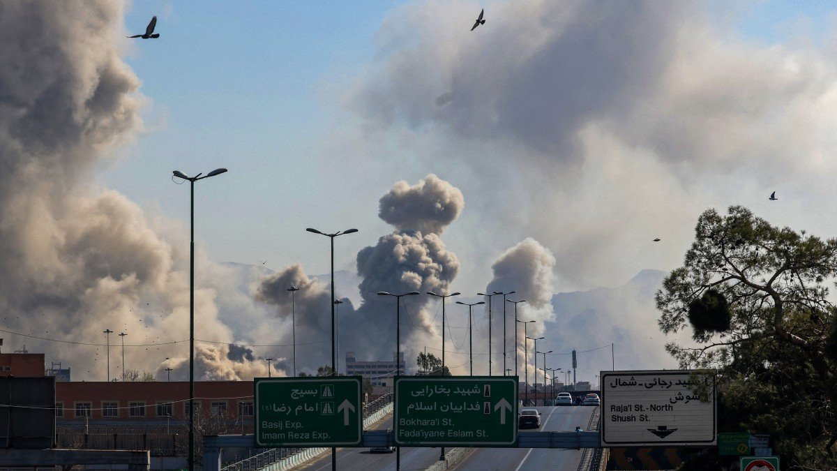 El uso de inteligencia artificial en ataques contra Irán genera debate por los posibles errores en la selección de objetivos
