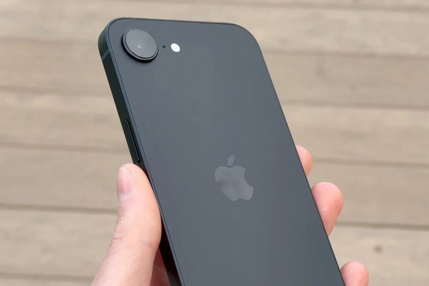 Hay fundas, carteras, cargadores inalámbricos y más.