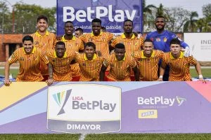 desconexión hinchas y Deportivo Pereira — Hinchas de Deportivo Pereira sienten desconexión con su equipo tras traslado a Y