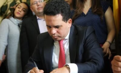 Los vínculos políticos detrás del escolta detenido con $145 millones: así aparece Carlos Trujillo en el caso