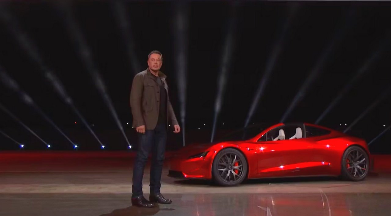 Musk dice que el Tesla Roadster llega en abril: ¿coche volador o mito?