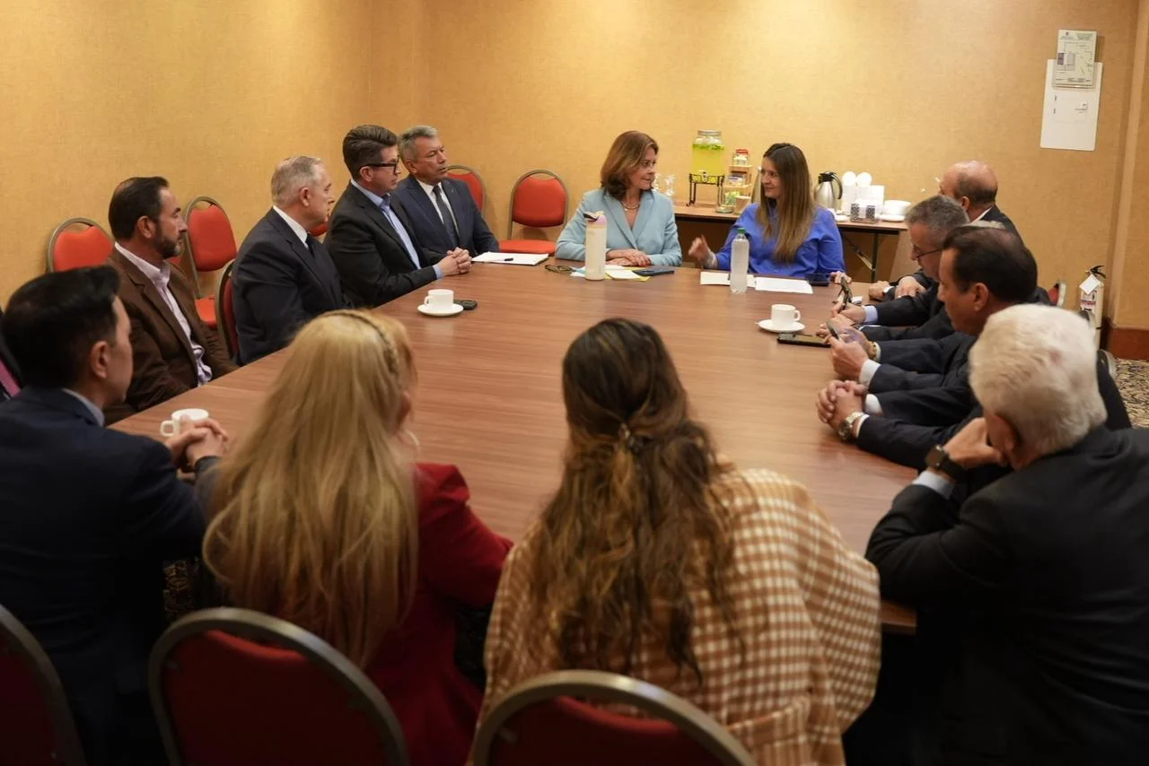 cambios en adhesiones presidenciales — Cambios en adhesiones presidenciales marcan la recta final a 73 días de primera