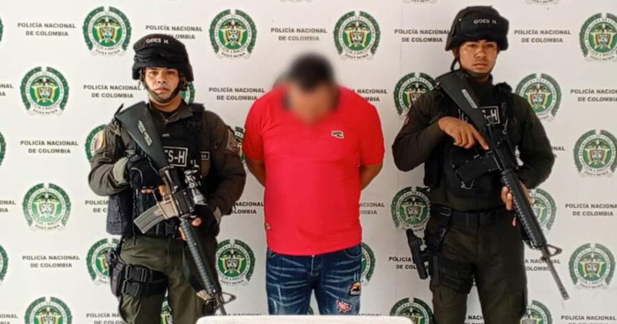 Policía captura camioneta con 326 galones de gasolina presuntamente hurtada del poliducto en Tolima