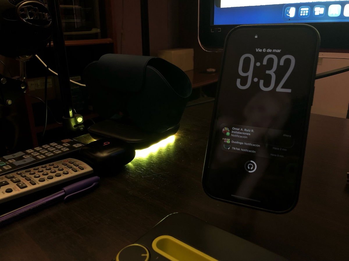Quizás no te hayas dado cuenta pero iOS 26 ha mejorado la pantalla siempre activa del iPhone de esta forma