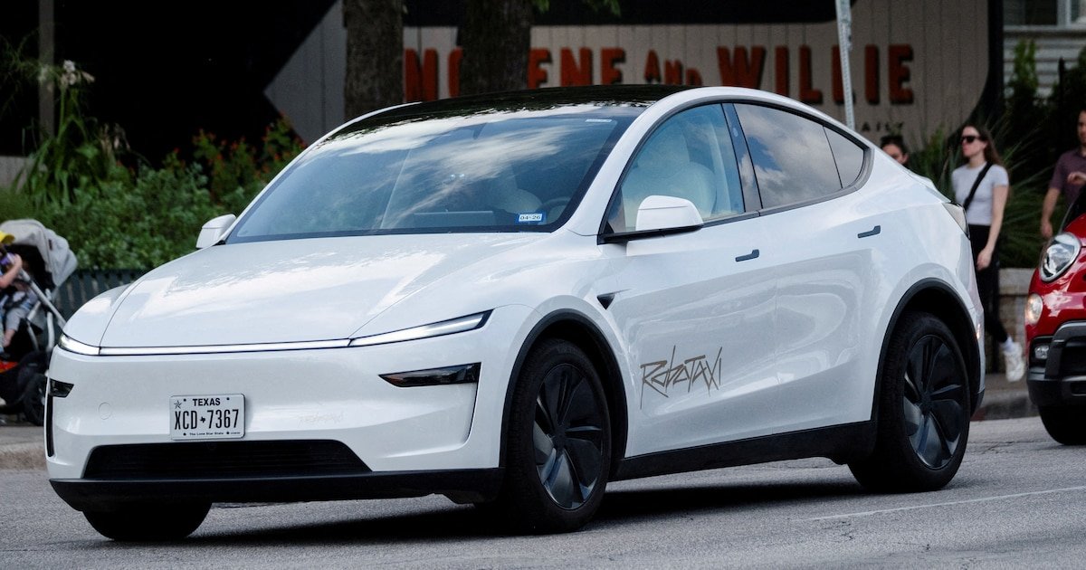 Robotaxis de Tesla se estrellan cuatro veces más que un conductor humano, según este informe