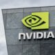 Un multimillonario de Tesla compra más Nvidia para calmar el nerviosismo del mercado