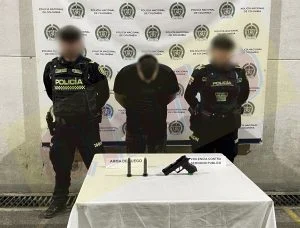 disparo arma traumática Pereira — Conductor de Uber dispara a agente de tránsito en Pereira con arma traumática