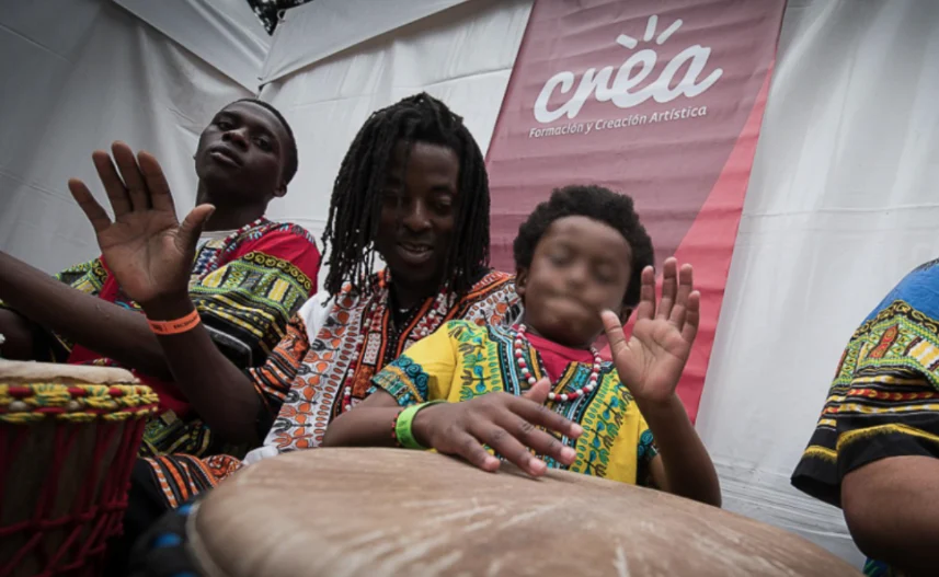 precarización laboral de artistas — Precarización laboral de artistas en programa CREA: denuncian contratos sin aume