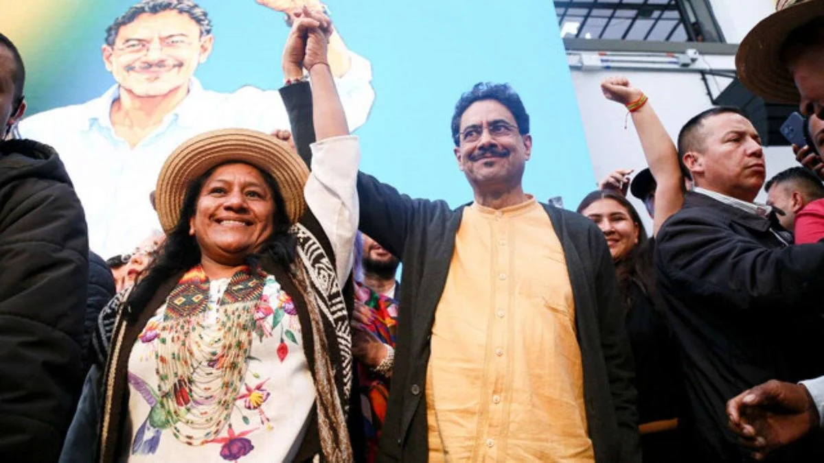 Iván Cepeda lanza estrategia presidencial para primera vuelta con apoyo del Pacto Histórico