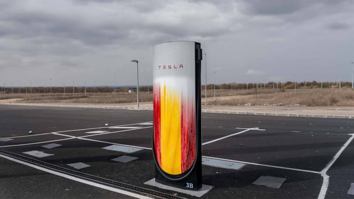 El Supercharger número 1.000 de Tesla en España tiene un diseño especial con la bandera española.