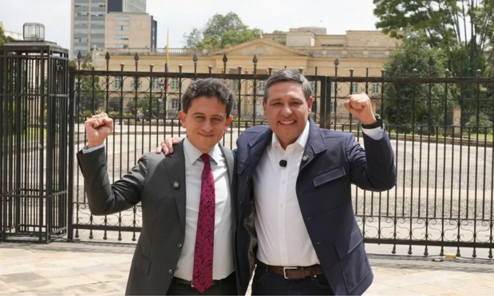 Mauricio Lizcano anuncia cambio de fórmula vicepresidencial por problemas de salud de esposa de Luis Carlos Reyes