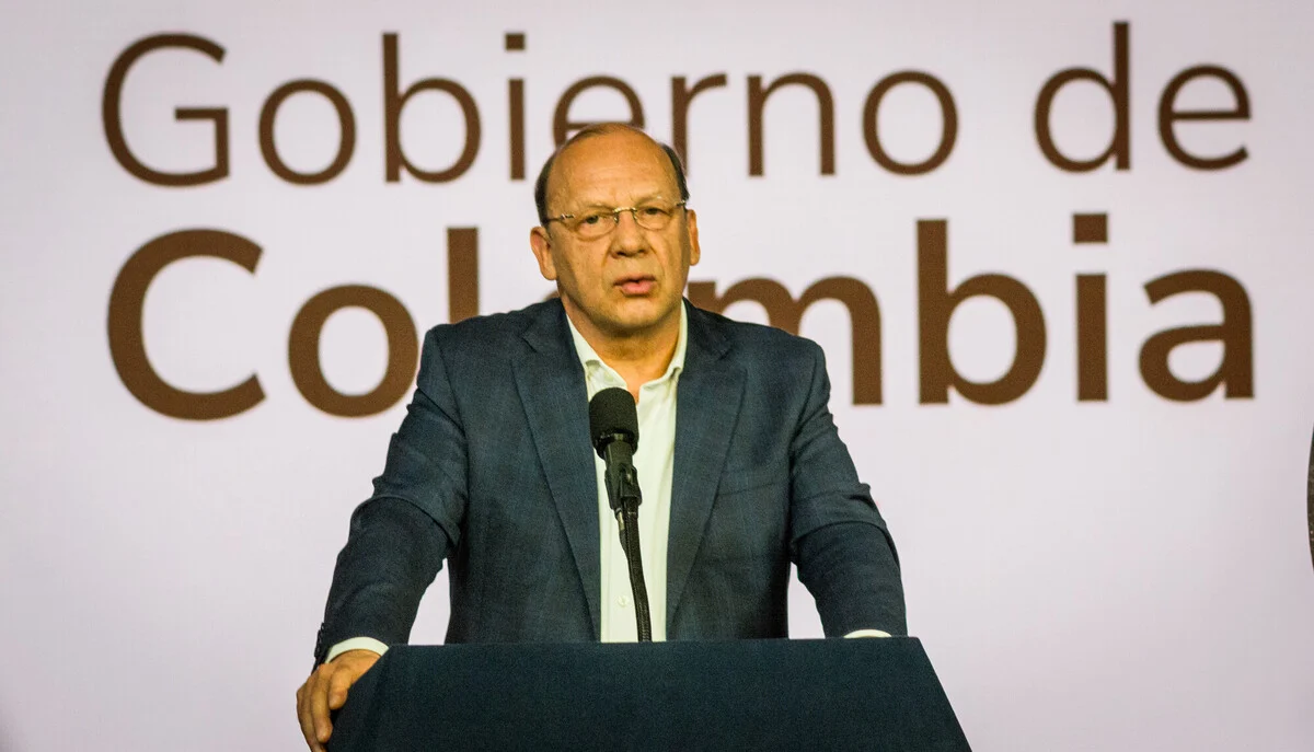 crisis fiscal de Colombia — Crisis fiscal de Colombia: ¿reforma tributaria o reducción de gastos?