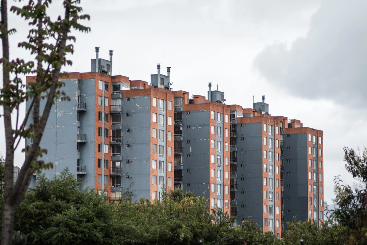 Situ — Situación de Vivienda en Colombia: Desafíos de Arriendo y Déficit Habitacional e