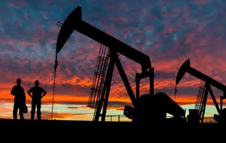 aumento precio petróleo — Aumento precio petróleo: Crudo supera los US$108 por tensión en Ormuz