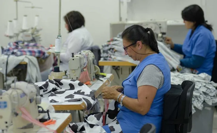 trabajo por cuenta propia — Trabajo por cuenta propia genera menos ingresos que empleos asalariados en Colom