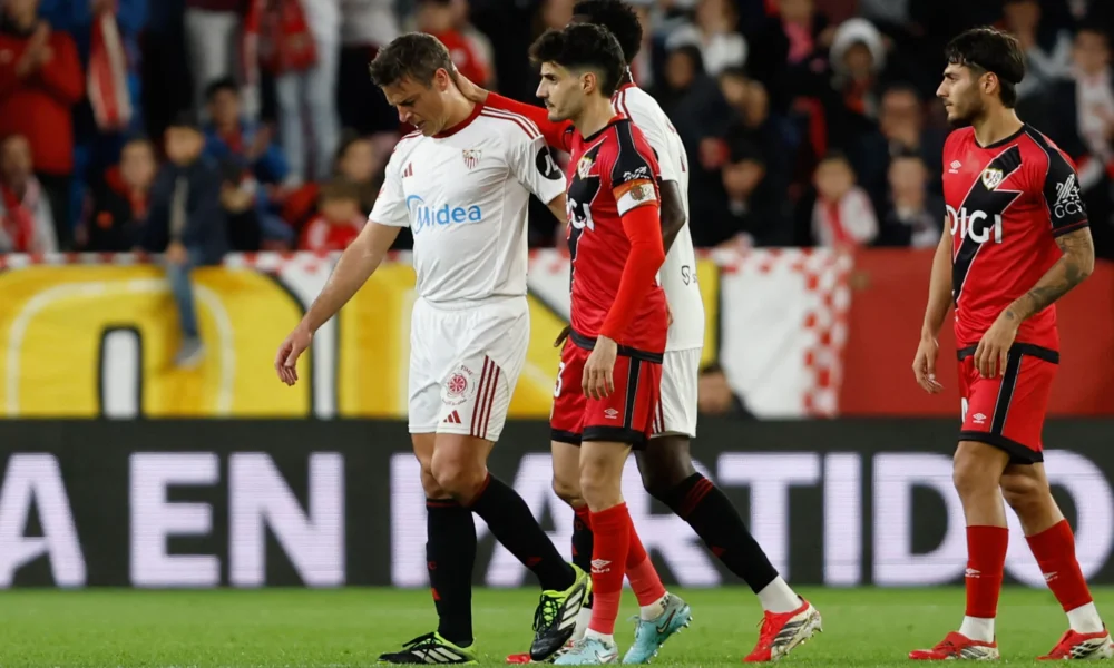 lesión Azpilicueta Sevilla — Lesión Azpilicueta Sevilla: Defensa sufre rotura de aductor y se perderá partido