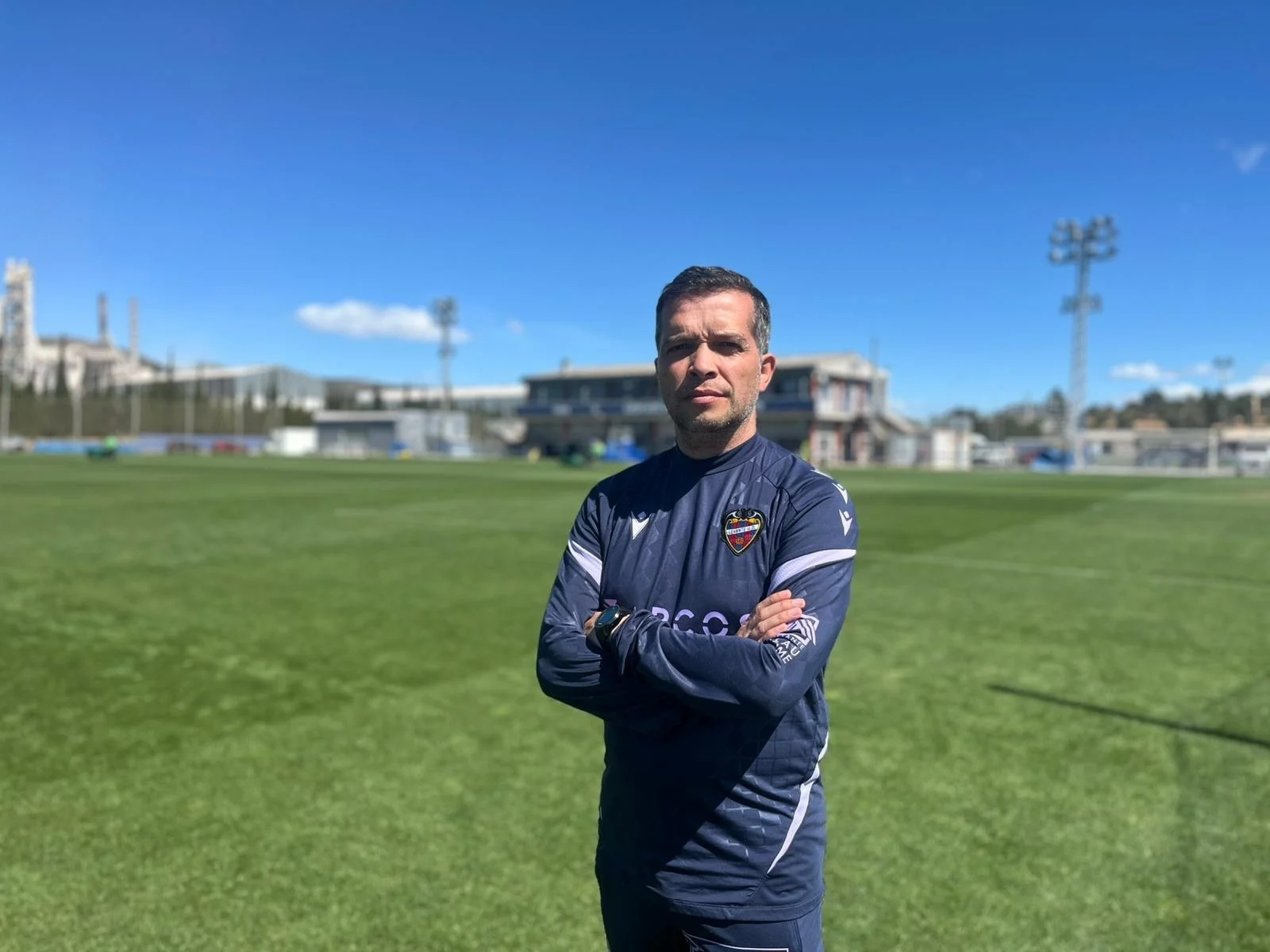 Luís Castro en el Levante — Luís Castro elige proyecto en Levante sobre dinero: "Mourinho es mi referente"