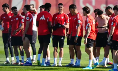 Plan intensivo García Plaza — García Plaza prepara plan intensivo para internacionales del Sevilla antes del d