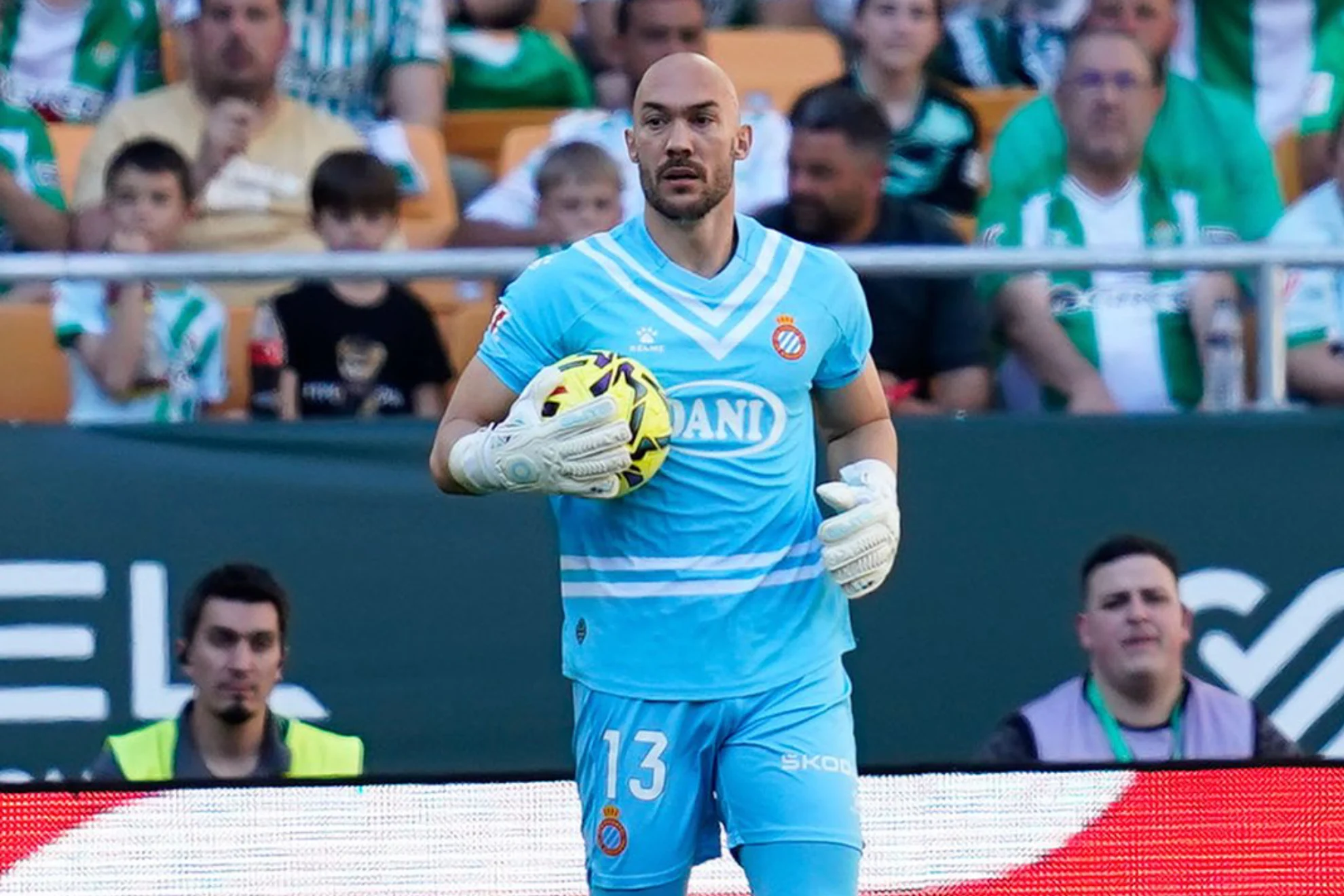cierre portería Espanyol — Dmitrovic cierra portería del Espanyol en empate sin goles contra Betis