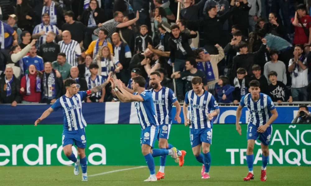 dupla de goleadores del Alavés — La dupla de goleadores del Alavés rescata empate contra Osasuna