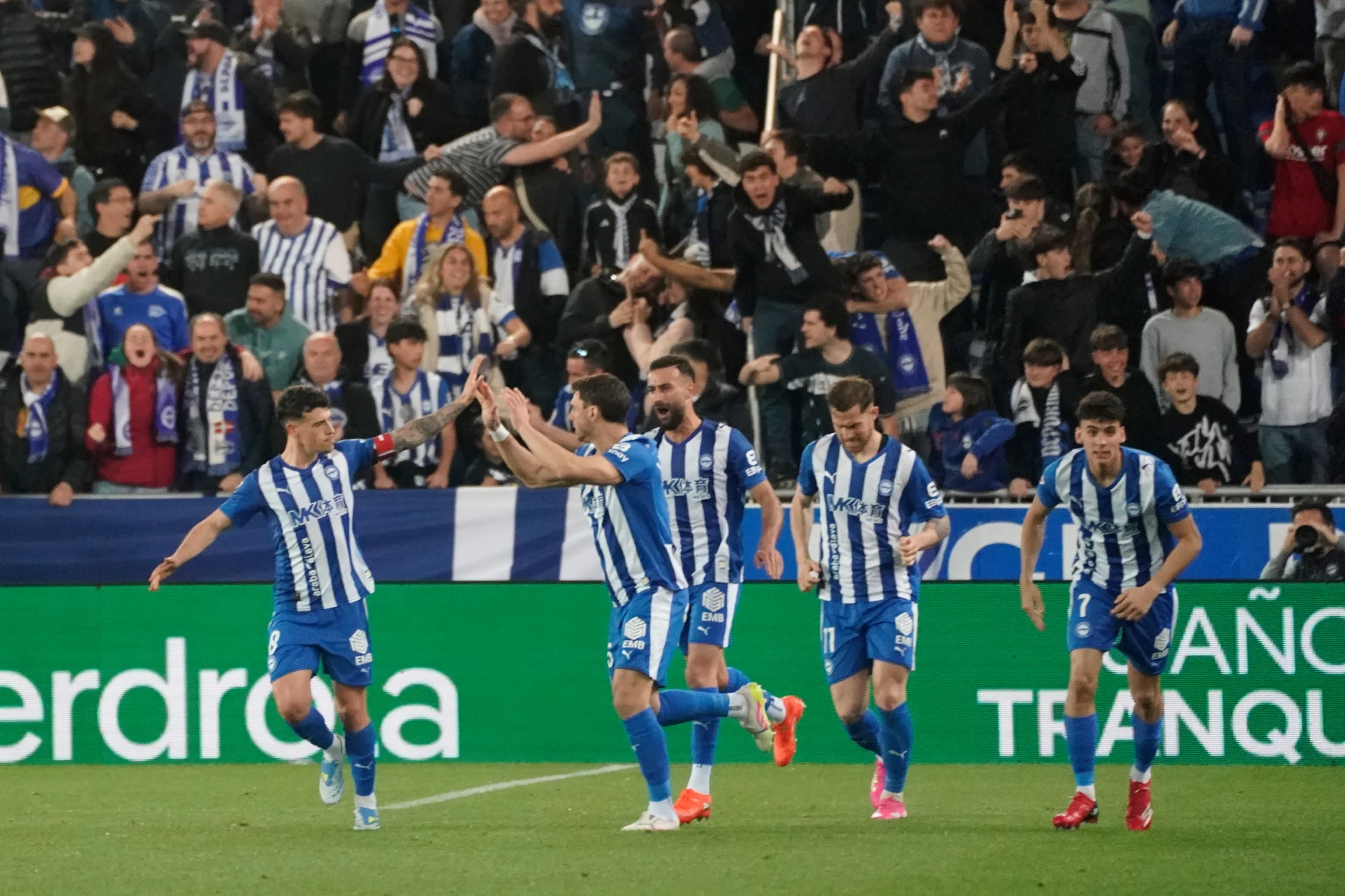 dupla de goleadores del Alavés — La dupla de goleadores del Alavés rescata empate contra Osasuna