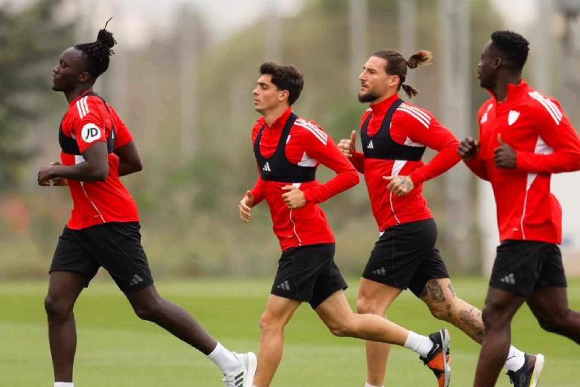 preparación Sevilla Atlético — Sevilla FC Intensifica Preparación para Enfrentar al Atlético de Madrid