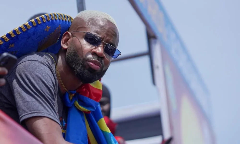 Betis Bakambu disciplina — Real Betis aplicará Código de Disciplina a Cédric Bakambu por regreso tardío